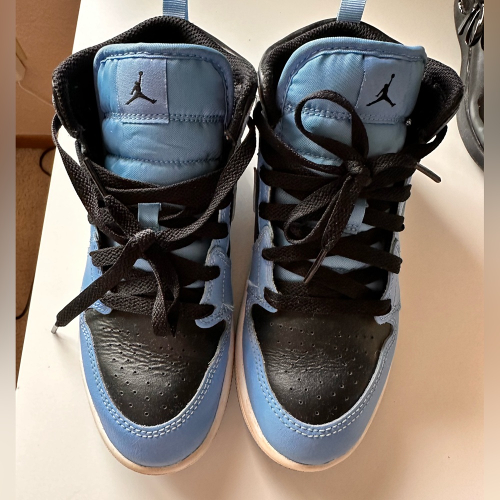 Jordan Boys sneaker size 2